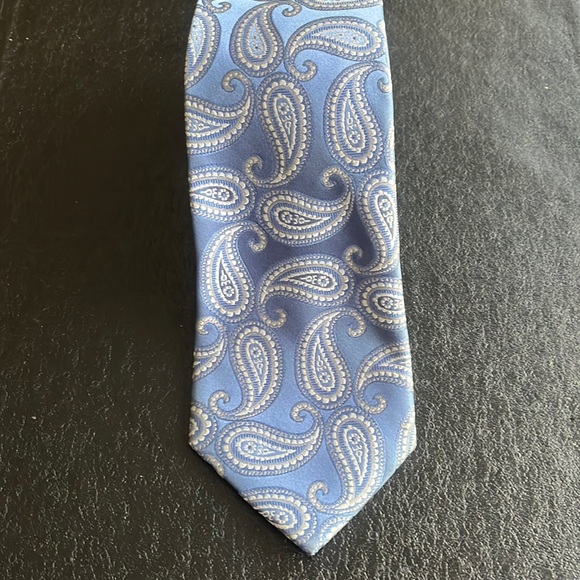 MICHAEL Michael Kors Blue, White & Cream Paisley Silk Tie - Picture 2 of 5